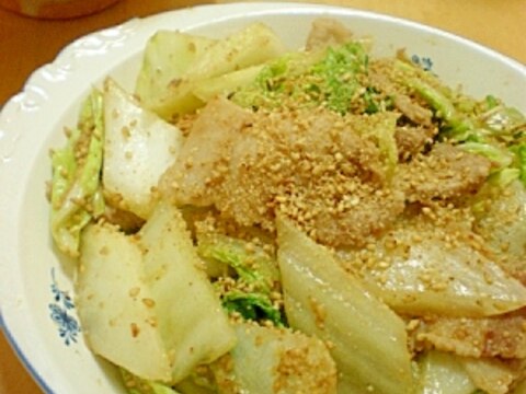 簡単おかず♪ゴマたっぷり！白菜と豚バラのごま炒め